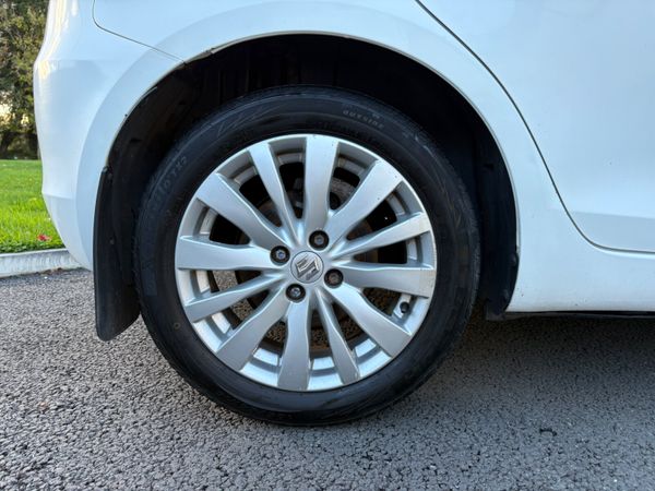 2012 Suzuki Swift 1.2 GL 370091311