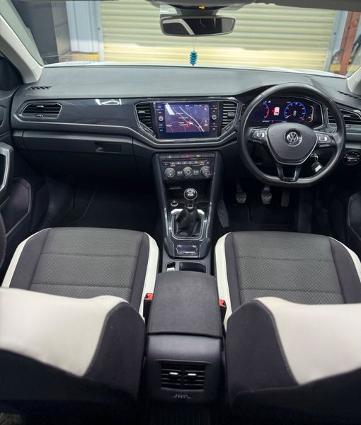 *Now Reserved* Volkswagen T-Roc 2018 370117221