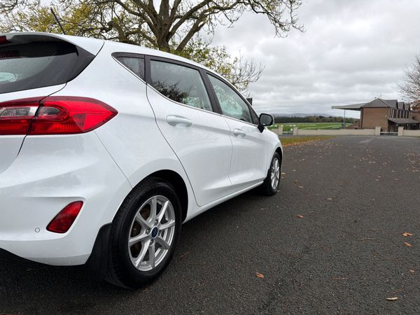 Ford Fiesta 2018 Titanium 1.5 TDCI 370149392