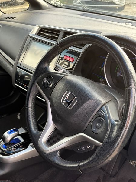 2014 Honda Fit 1.5 Hybrid 370155643