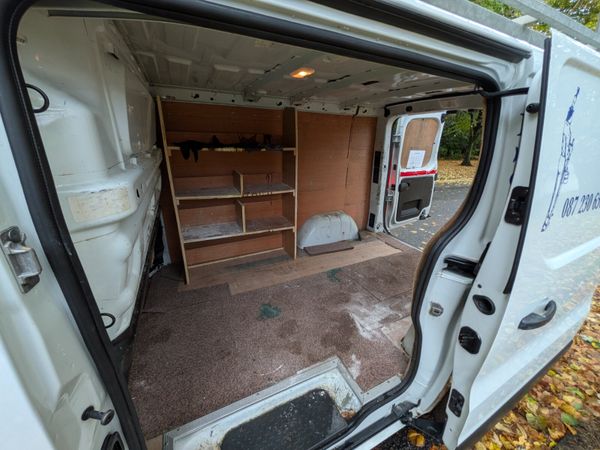 2016 Renault Trafic ***Tax and DOE*** 370165536