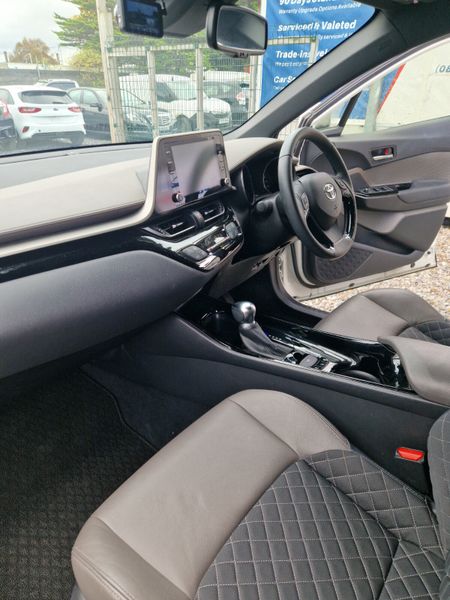 2019 Toyota C-HR G LED EDITION 370166373
