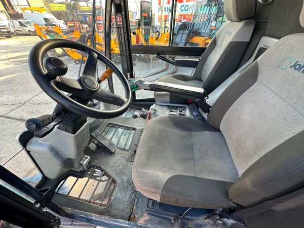 2014 JOHNSTON  CITY ROAD COMPACT SWEEPER 370167300
