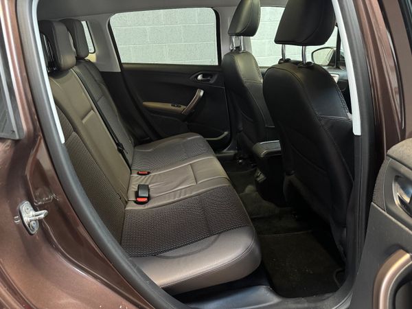 Peugeot 2008 2015       New NCT ! 370168302