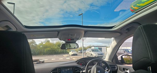 Peugeot 308 Allure Top Spec Panoramic roof 370174152