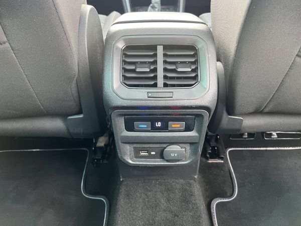 2018 (182) Volkswagen Tiguan SEL 2.0 TDI BMT -Auto 370171742