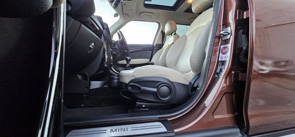 2016 Mini Countryman (PAN ROOF) Manual 370173243