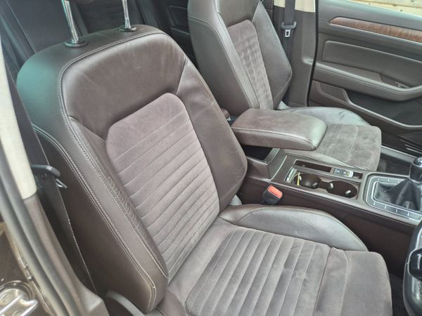 Volkswagen Passat 2016 370184522
