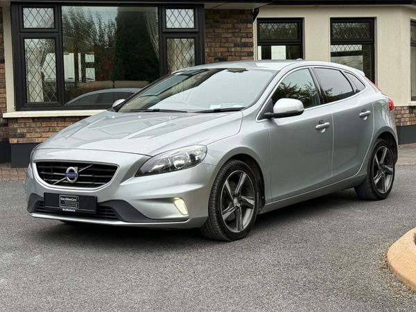 Excellent Condition 161 Volvo V40 R-Design! 370182457
