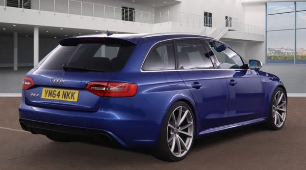 Audi RS4 Avant 370199604