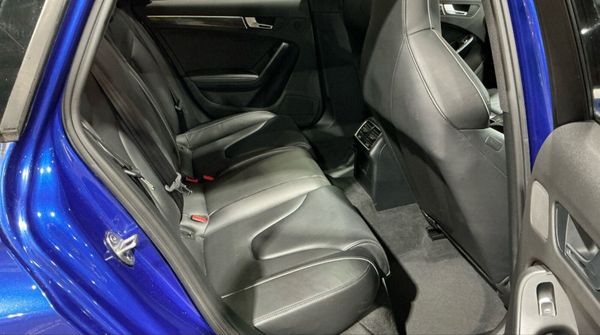 Audi RS4 Avant 370199628