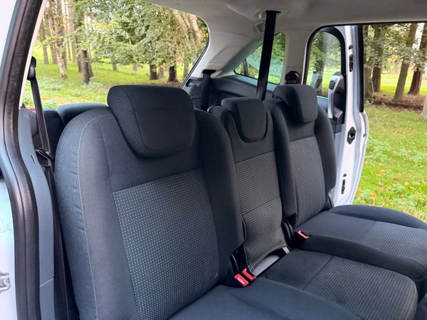 Ford Grand C-Max 2015 7 Seats 370227782