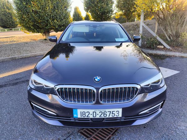 BMW 5-Series 2018 530E 370221774