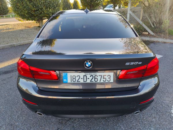 BMW 5-Series 2018 530E 370221851
