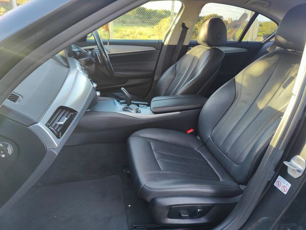 BMW 5-Series 2018 530E 370222014