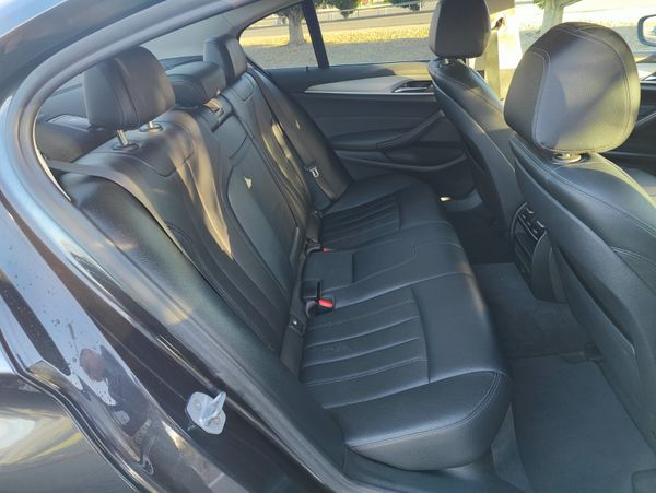 BMW 5-Series 2018 530E 370222013