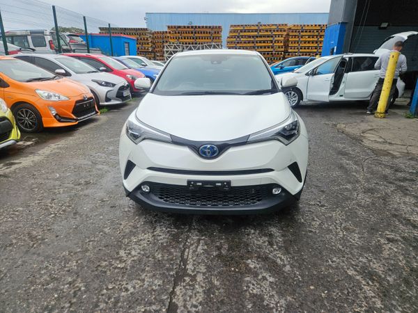 192 Toyota CH-R Automatic Hybrid / G leather Spec 370236174