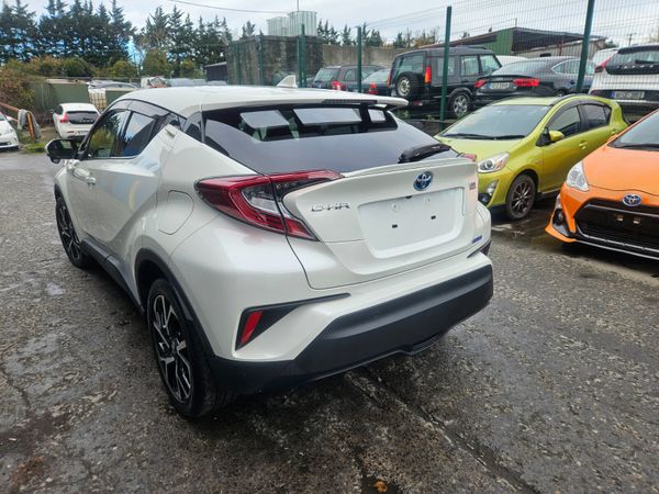 192 Toyota CH-R Automatic Hybrid / G leather Spec 370236173