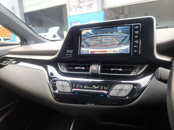 192 Toyota CH-R Automatic Hybrid / G leather Spec 370236182