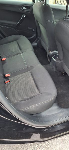 Peugeot 208 1.2 370236484