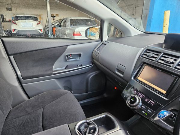2014 Toyota Prius 7 seater Auto Hybrid 370237315