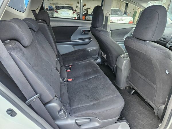 2014 Toyota Prius 7 seater Auto Hybrid 370237319