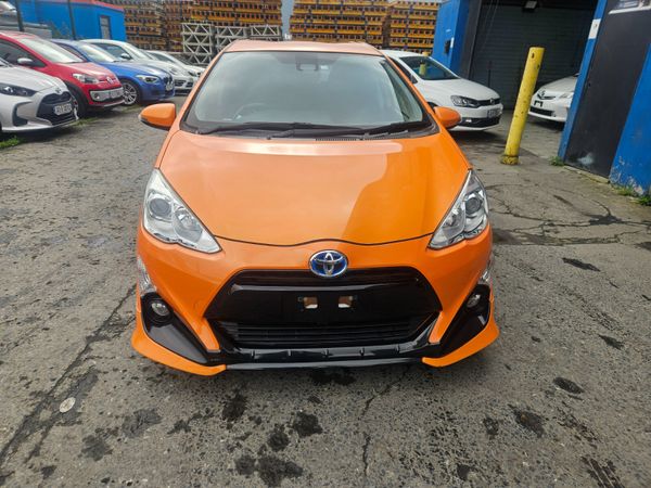 2016 Toyota Aqua Hybrid Sports Auto 370237739