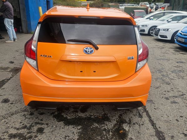 2016 Toyota Aqua Hybrid Sports Auto 370237740