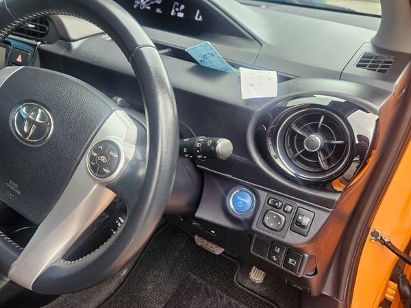 2016 Toyota Aqua Hybrid Sports Auto 370237742