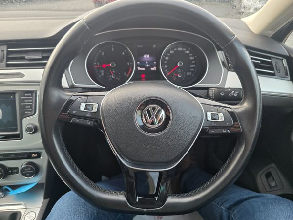 Volkswagen Passat 2017 370241954
