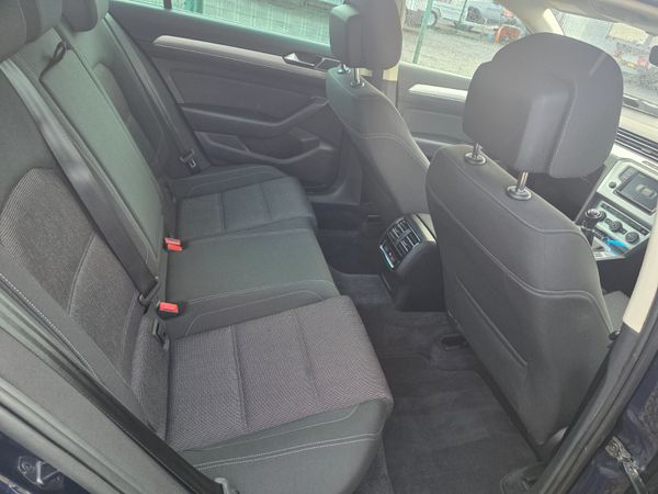 Volkswagen Passat 2017 370241952