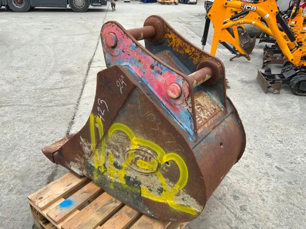 24" GEITH BUCKET........65mm PINS............1423 370242436