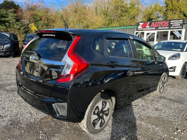 16 Honda Fit Hybrid 370243488