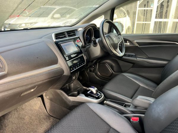 16 Honda Fit Hybrid 370243492