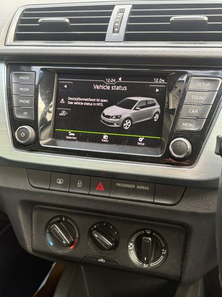 Skoda Fabia 2016 370269623