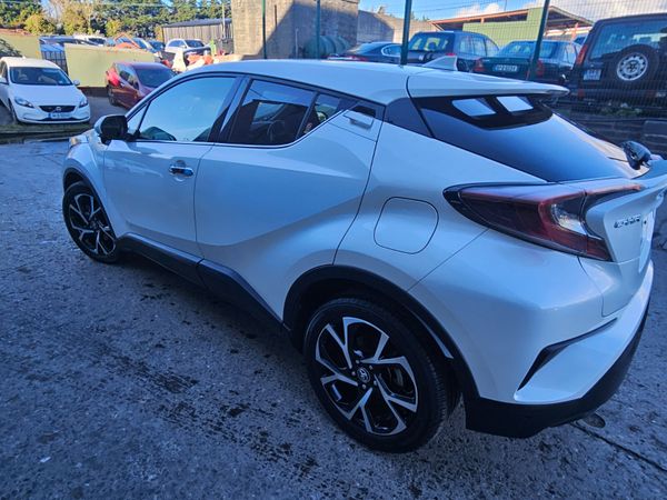 2018 Toyota CH-R Hybrid Automatic 370280975