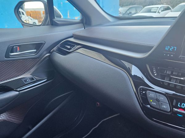 2018 Toyota CH-R Hybrid Automatic 370280981