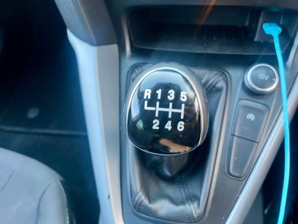 Ford Focus 2017 370281068