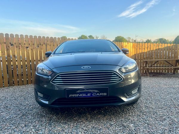 Ford Focus 2017 370281060