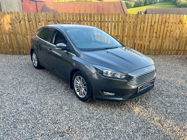 Ford Focus 2017 370281061