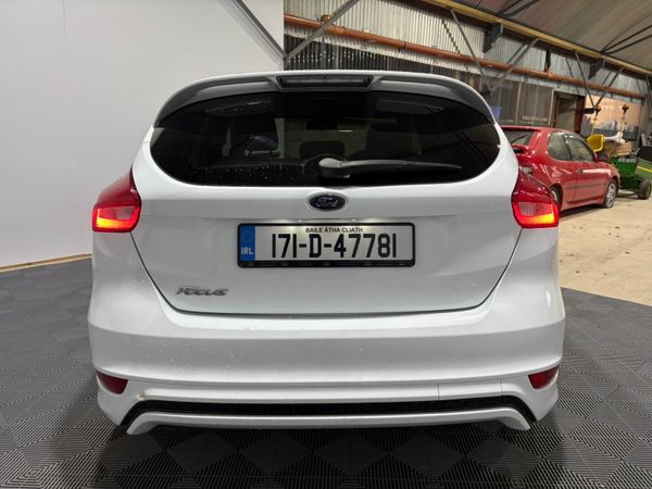 17 Ford Focus St-Line 1.5 TDCi 120 Bhp Auto 370281798