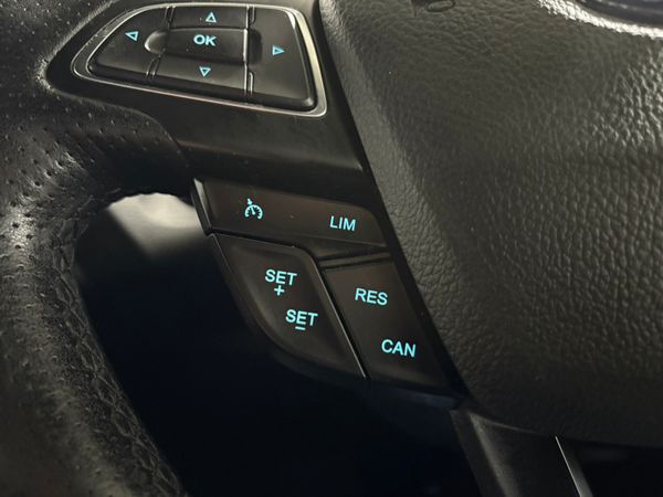 17 Ford Focus St-Line 1.5 TDCi 120 Bhp Auto 370281815