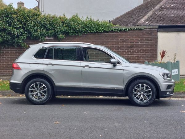 Volkswagen Tiguan *HIGH SPEC PAN ROOF* 2018 370304650
