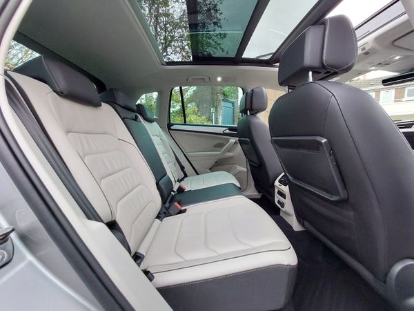 Volkswagen Tiguan *HIGH SPEC PAN ROOF* 2018 370304704