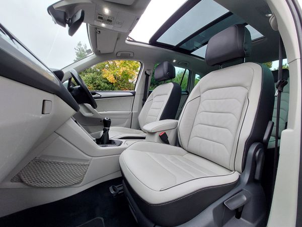 Volkswagen Tiguan *HIGH SPEC PAN ROOF* 2018 370304707