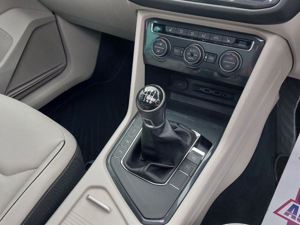 Volkswagen Tiguan *HIGH SPEC PAN ROOF* 2018 370304708