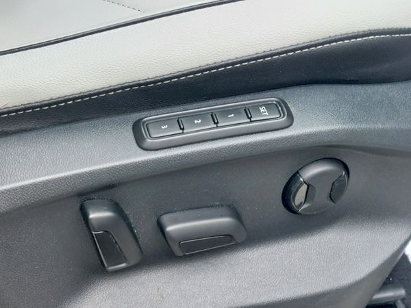 Volkswagen Tiguan *HIGH SPEC PAN ROOF* 2018 370304733