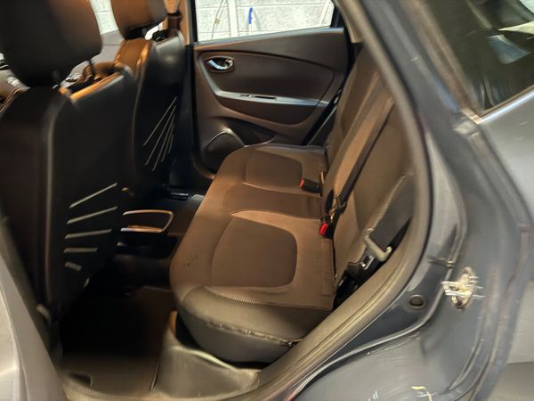 Renault Captur 2015     1 litre petrol ! 370308102