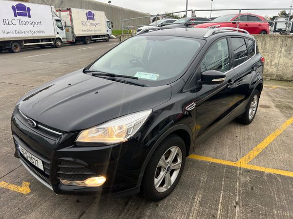 Ford Kuga 2015 Commercial 370325425
