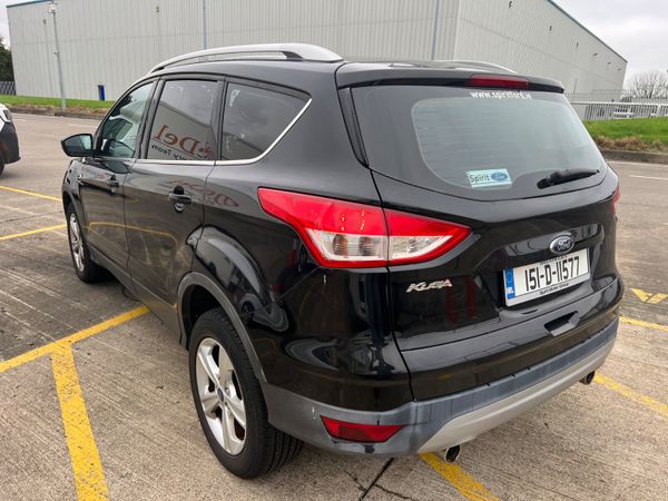 Ford Kuga 2015 Commercial 370325435